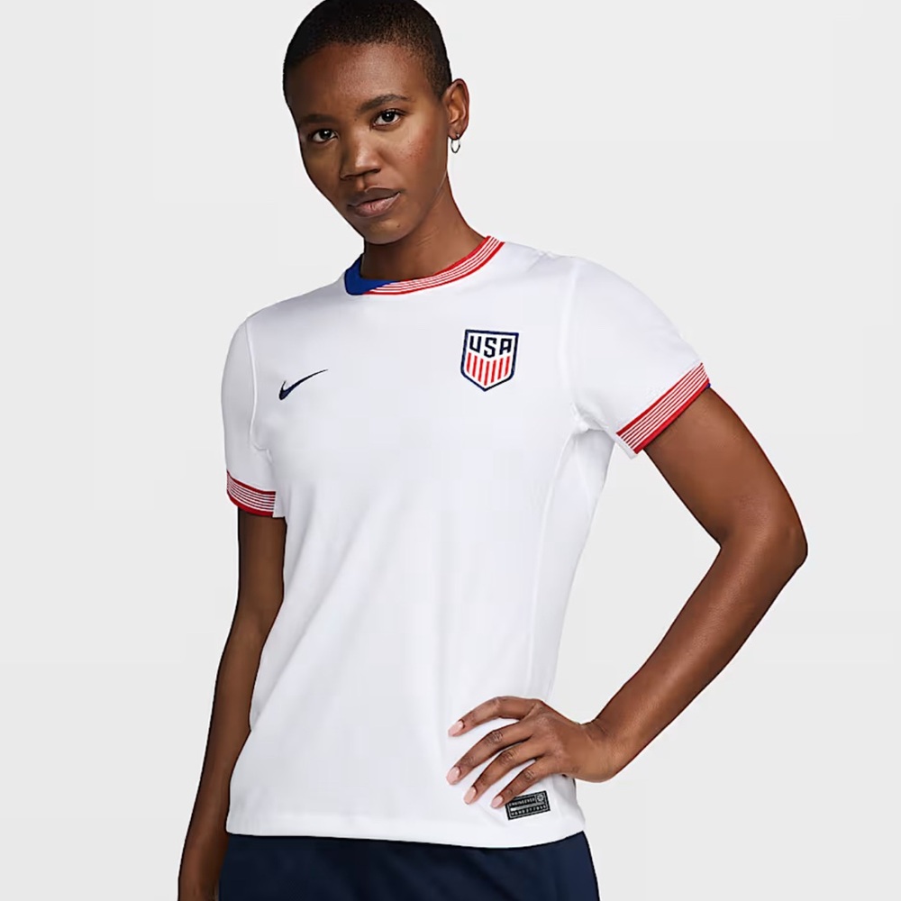 USMNT 2024 Stadium Home
Women's Nike Dri-FIT Soccer Replica Jersey